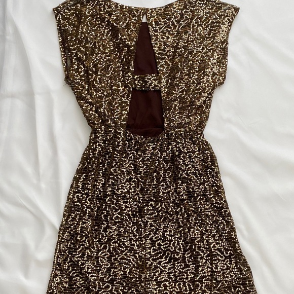 Gold Sequins Dress - Picture 5 of 7